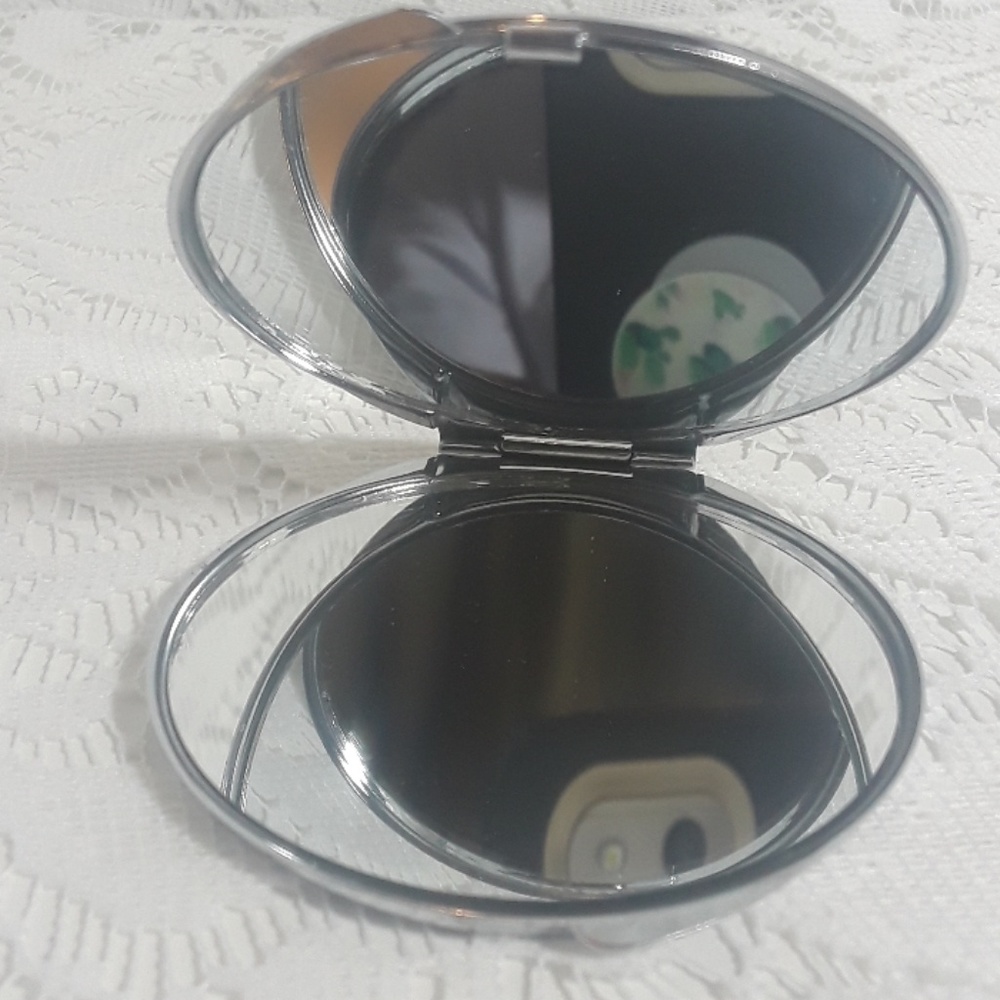 Compact Mirror - image 3